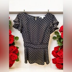 NWOT (fit is small) Monteau LA Flutter Sleeves Polka Dot Blouse. Medium
